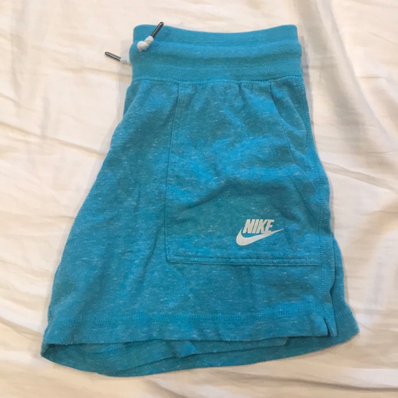 nike cloth shorts - Picture 1 of 3